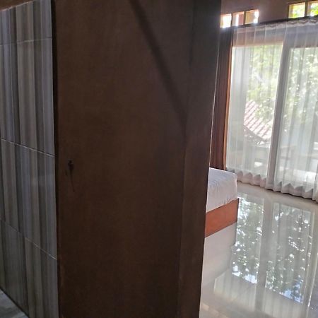 Fullmoon Homestay Kuta  Buitenkant foto