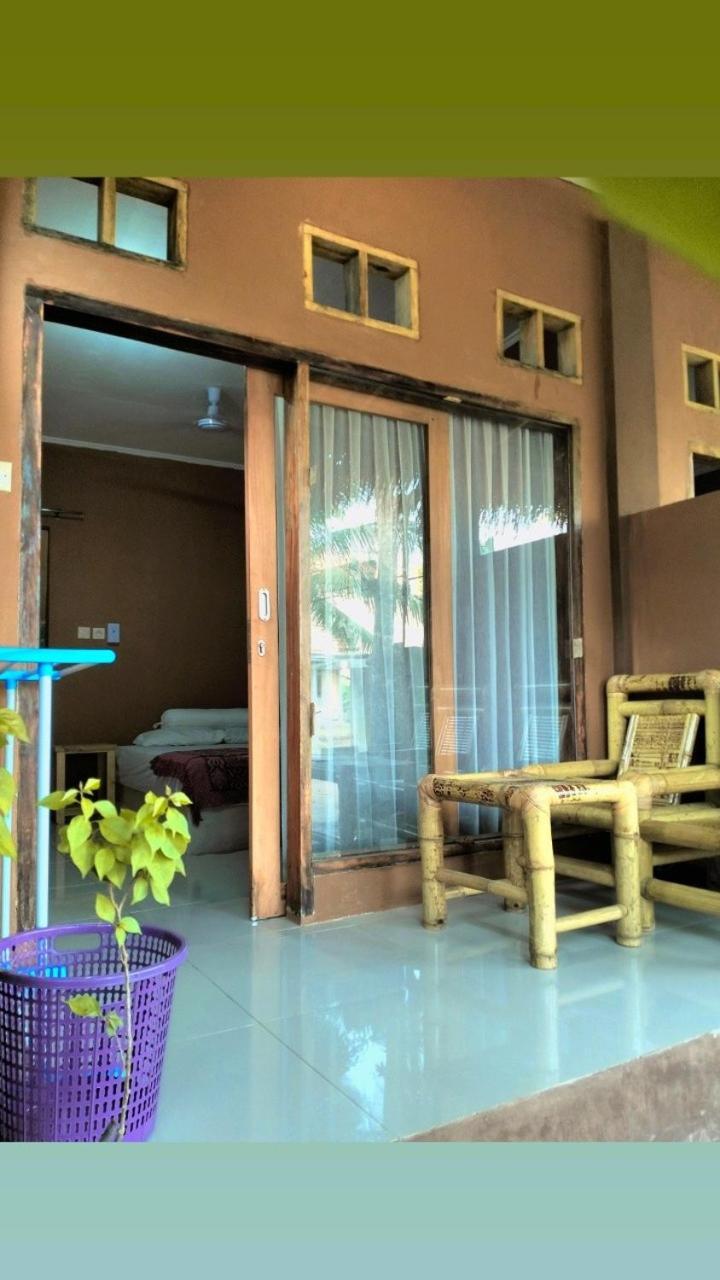 Fullmoon Homestay Kuta  Buitenkant foto
