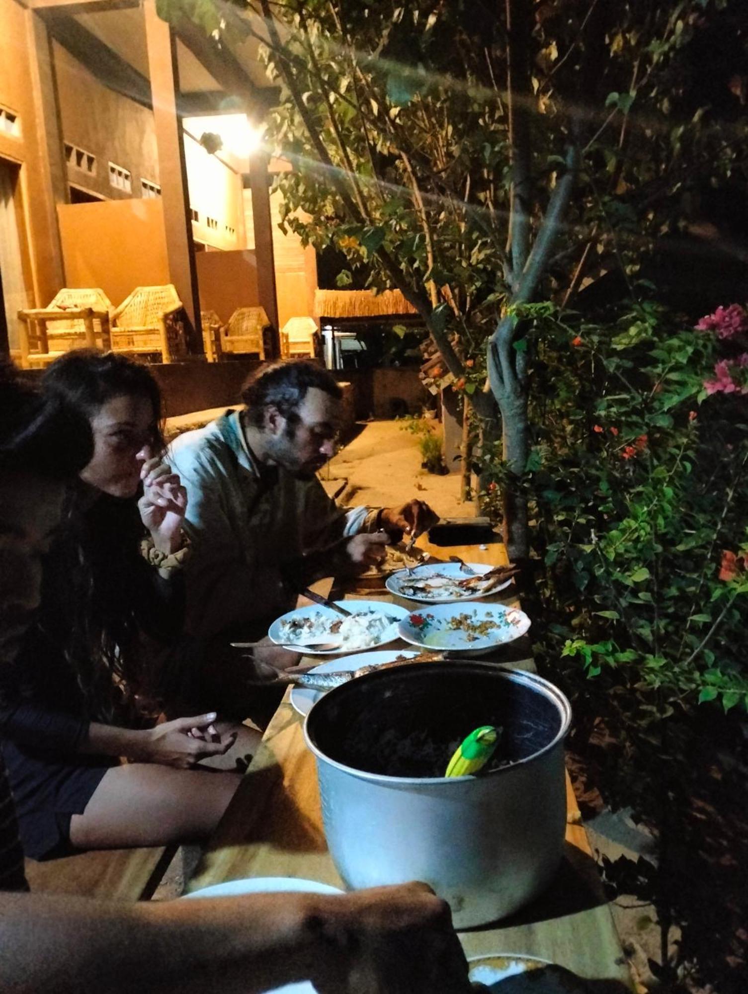 Fullmoon Homestay Kuta  Buitenkant foto