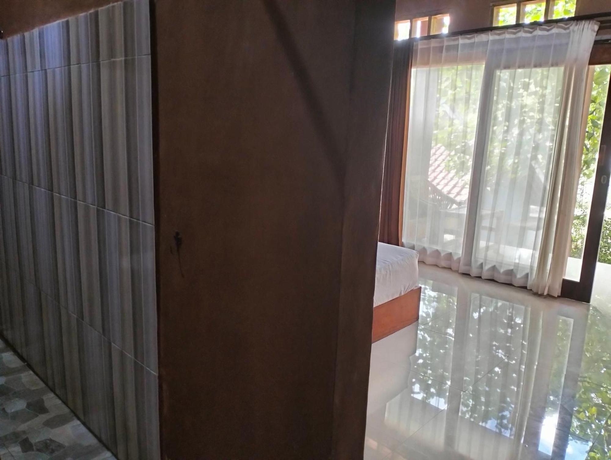 Fullmoon Homestay Kuta  Buitenkant foto