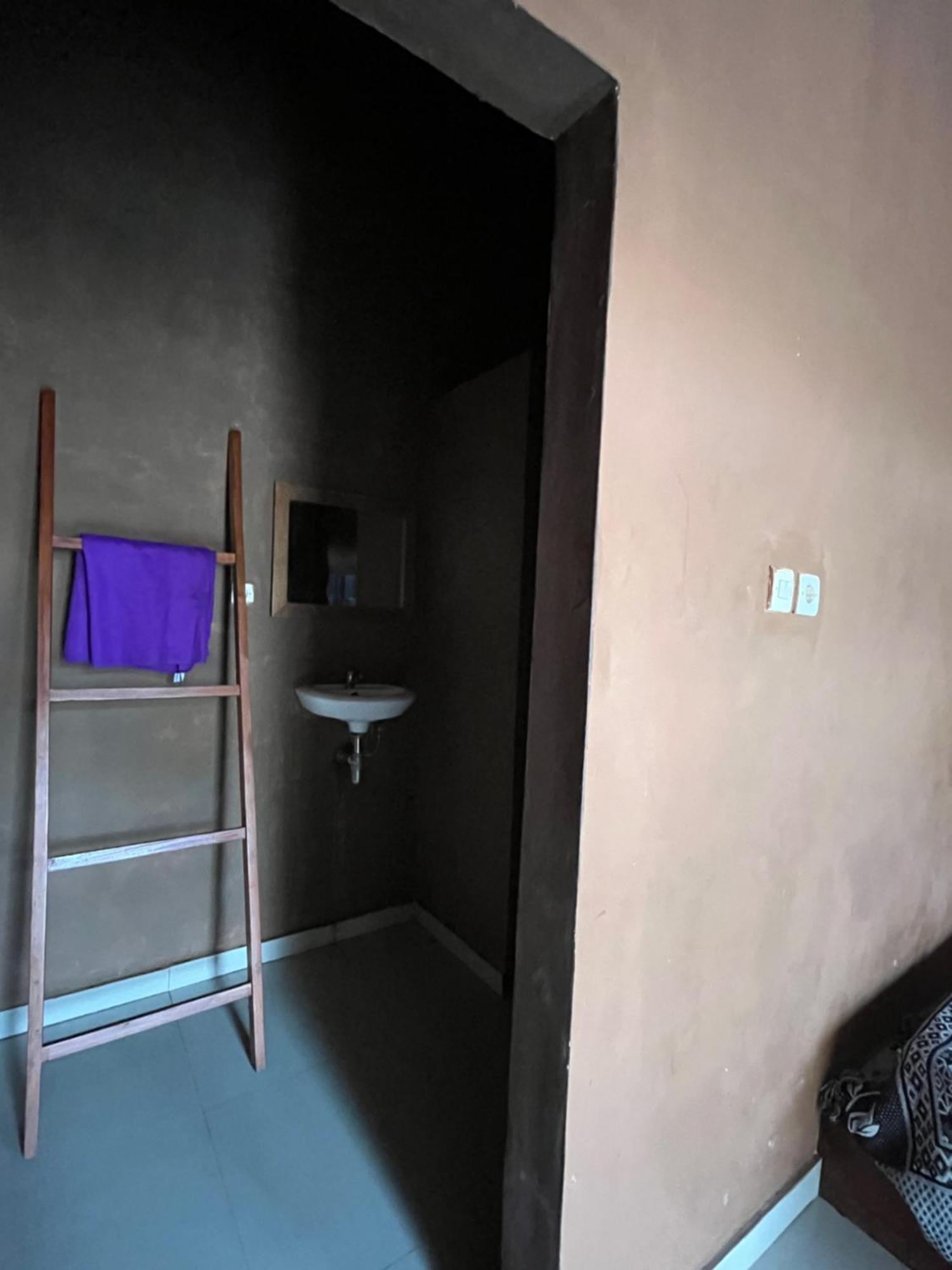 Fullmoon Homestay Kuta  Buitenkant foto
